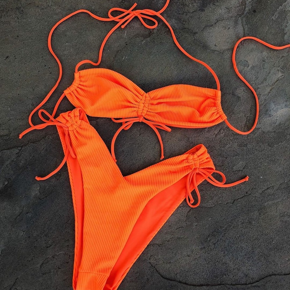 Frankies bikinis “ruby” bikini